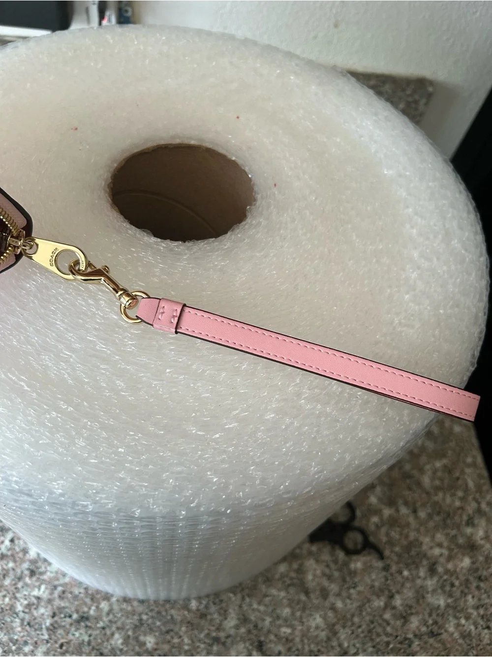 ( Maybe 🤔👉🏽Coach Signature Wallet in Powder Pink with Gold Hardware